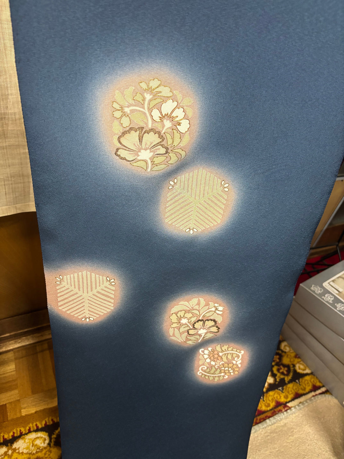 染め替え　柄伏せ加工